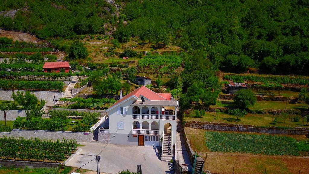 Country House Djurisic เวียร์ปาซาร์ ภายนอก รูปภาพ